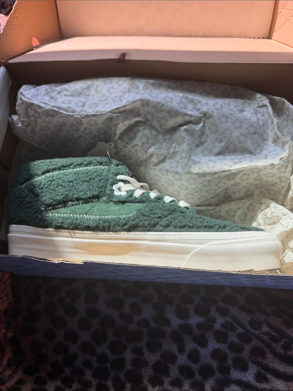 RARE vans collab Green sherpa Mid -Top Athletic  skate shoe.  with White Sole